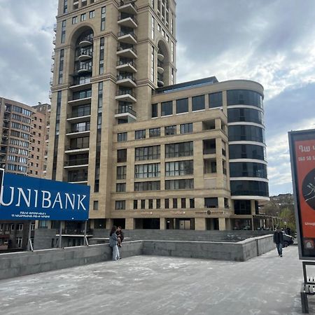 Malibu Apartment Yerevan Bagian luar foto