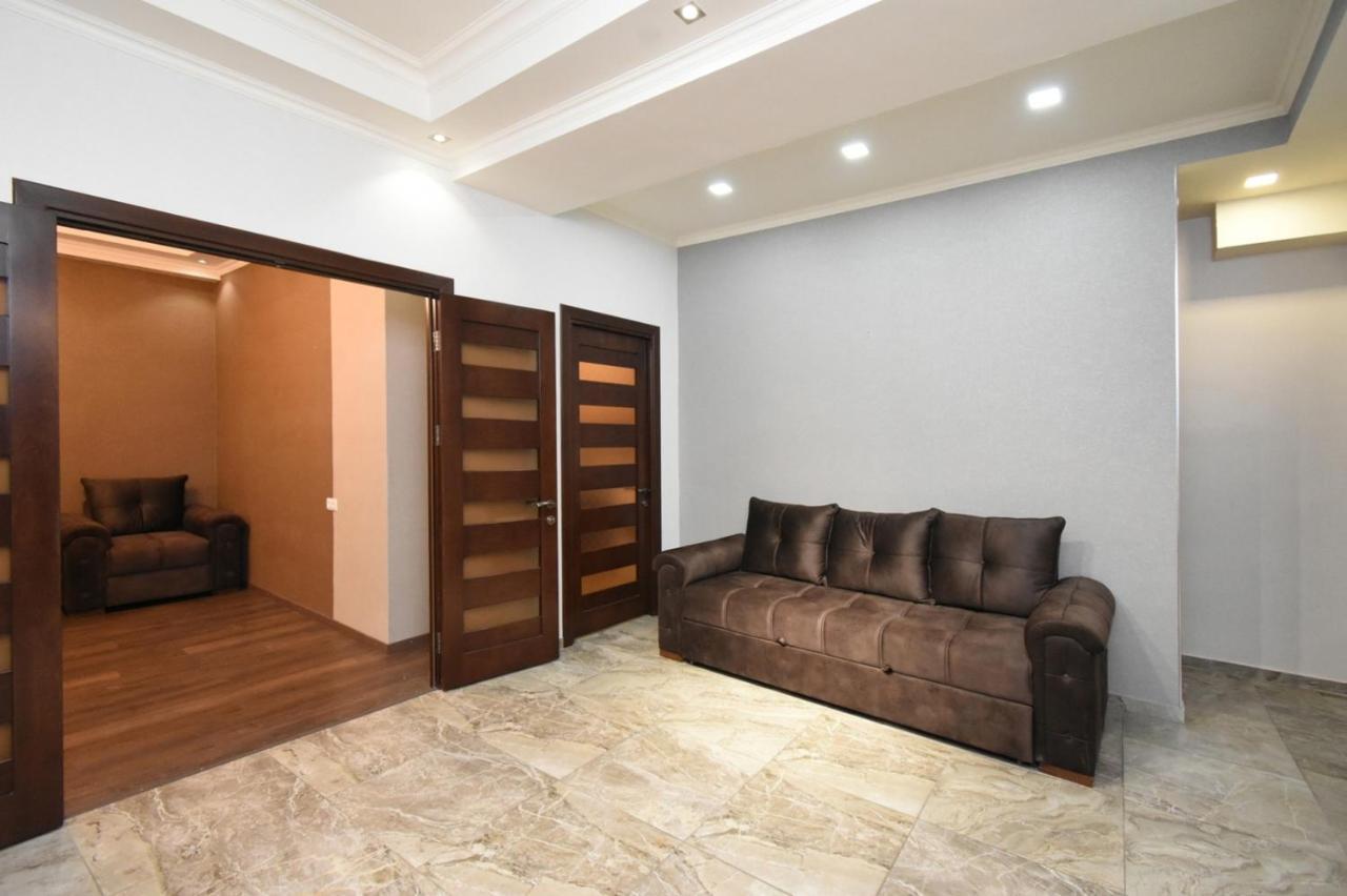 Malibu Apartment Yerevan Bagian luar foto