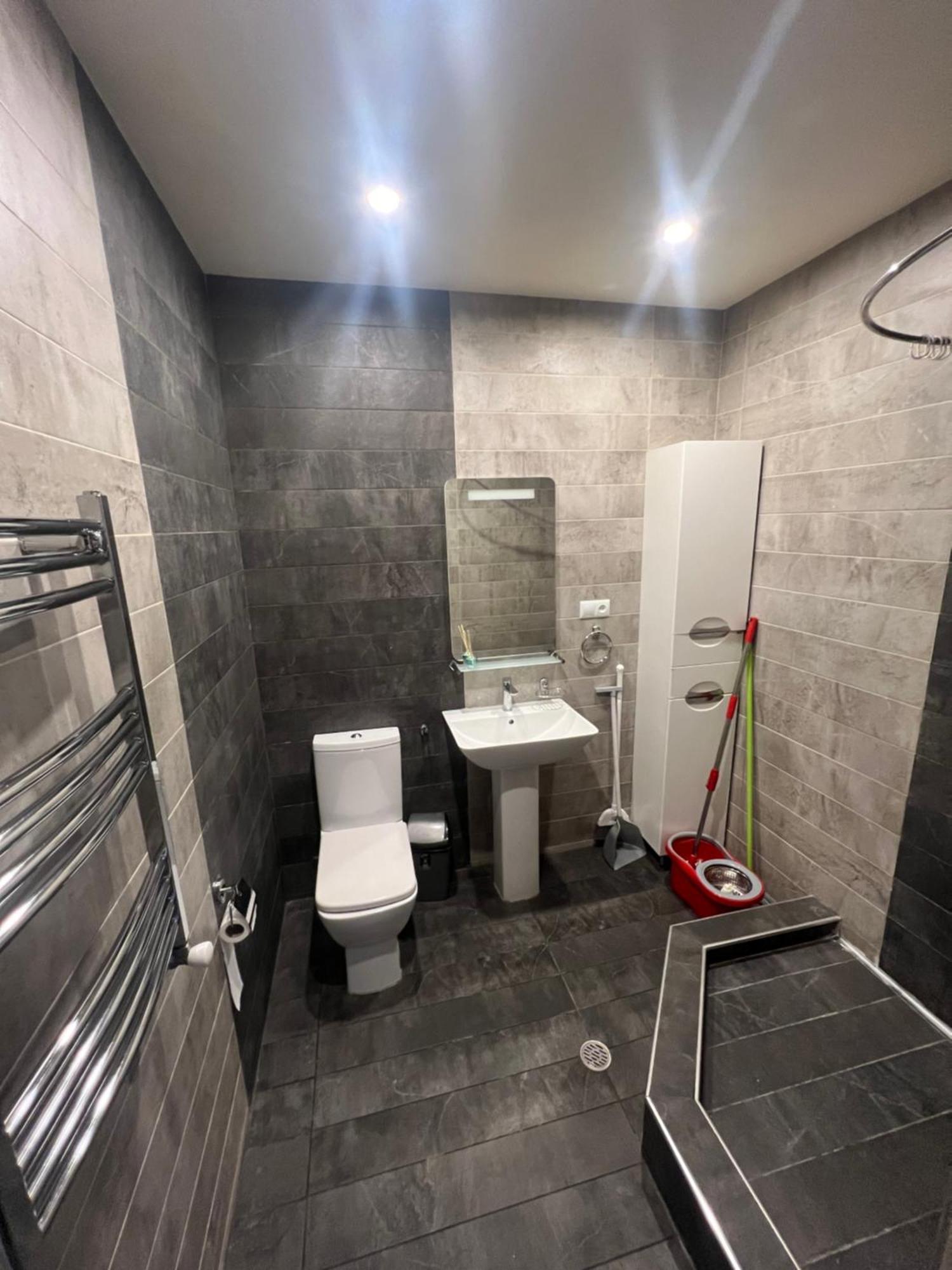 Malibu Apartment Yerevan Bagian luar foto