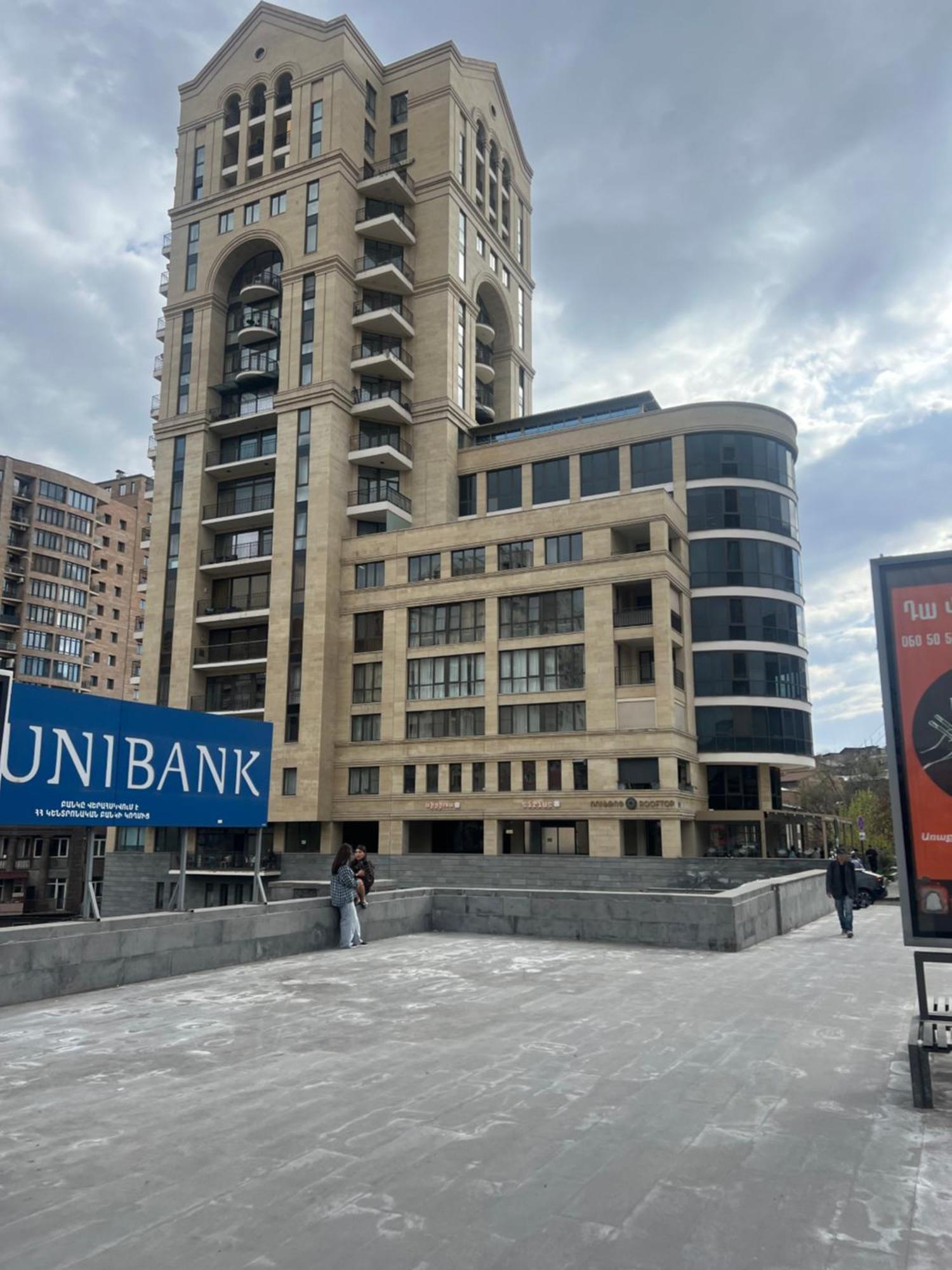 Malibu Apartment Yerevan Bagian luar foto